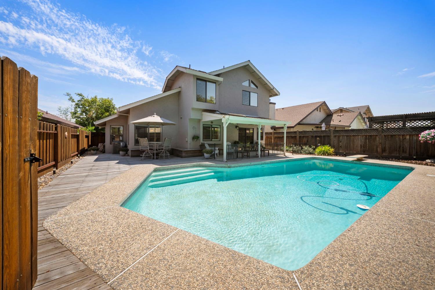 2009 Mendocino Way, Modesto, CA 95350