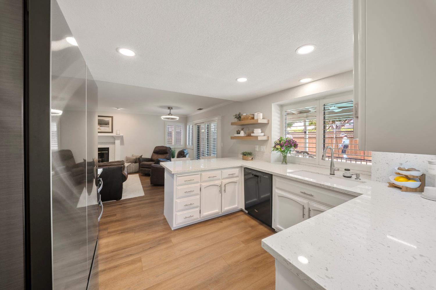 2009 Mendocino Way, Modesto, CA 95350