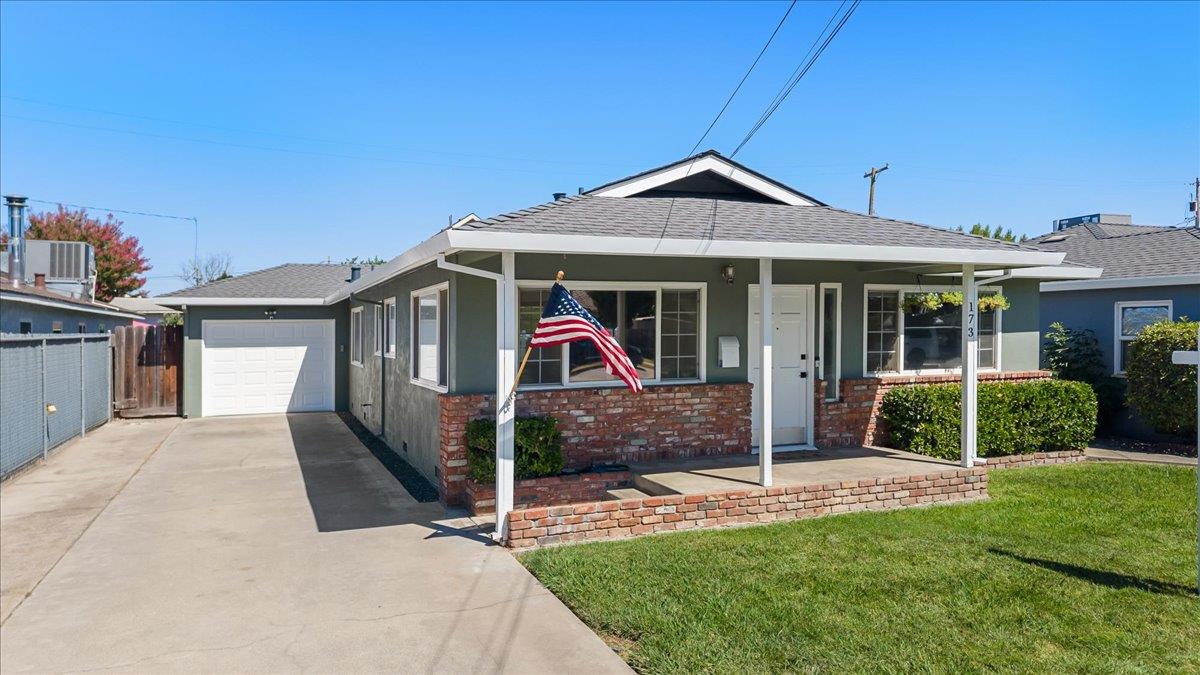 173 N Bryan Ave, Oakdale, CA 95361
