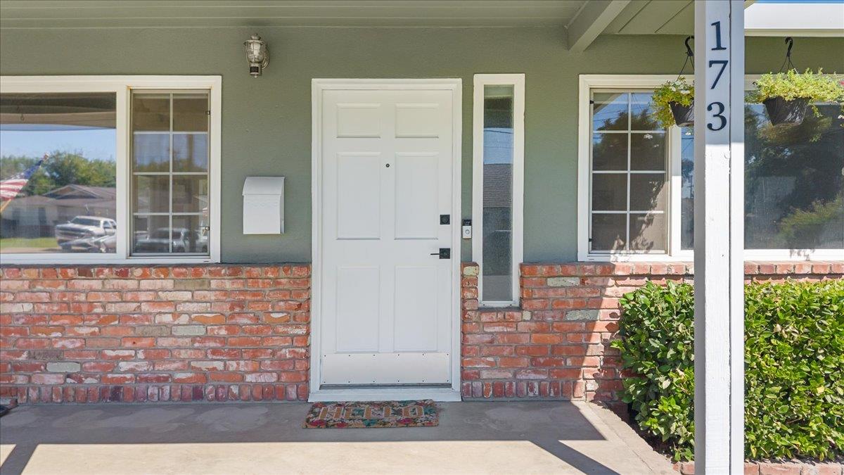 173 N Bryan Ave, Oakdale, CA 95361