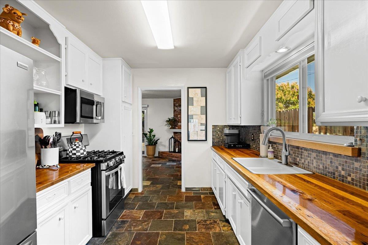 173 N Bryan Ave, Oakdale, CA 95361