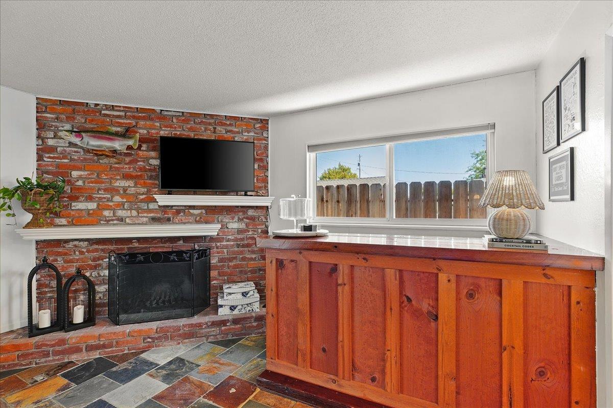 173 N Bryan Ave, Oakdale, CA 95361