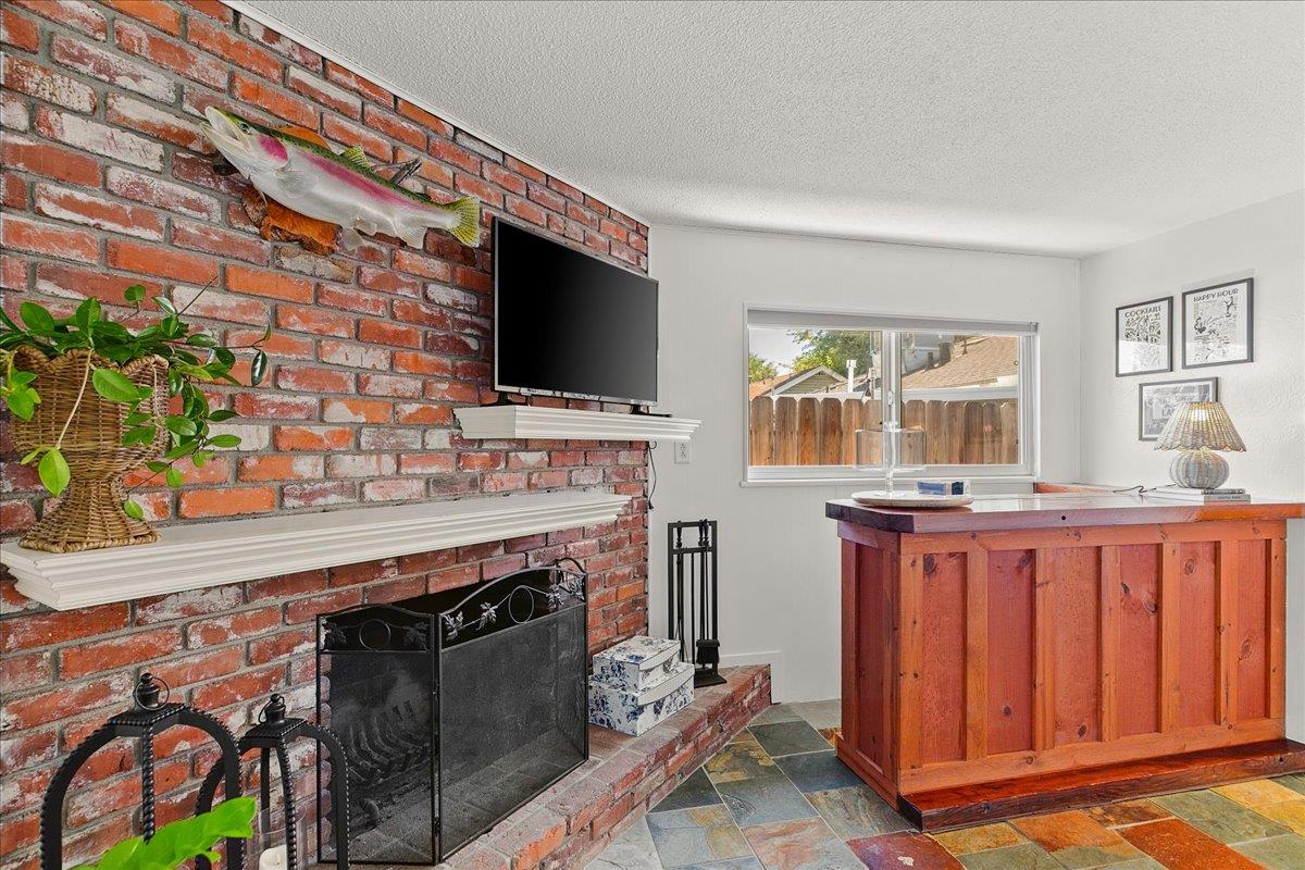 173 N Bryan Ave, Oakdale, CA 95361