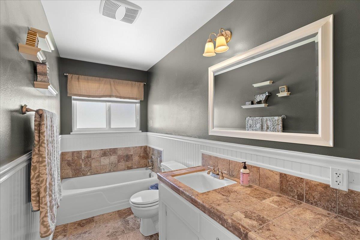 173 N Bryan Ave, Oakdale, CA 95361