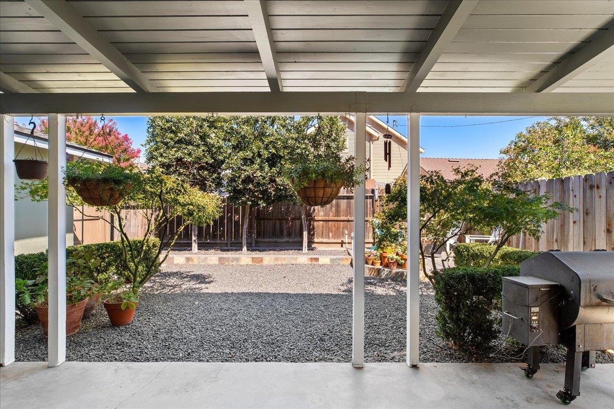 173 N Bryan Ave, Oakdale, CA 95361