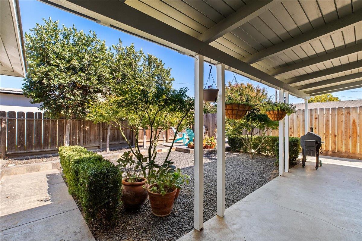 173 N Bryan Ave, Oakdale, CA 95361