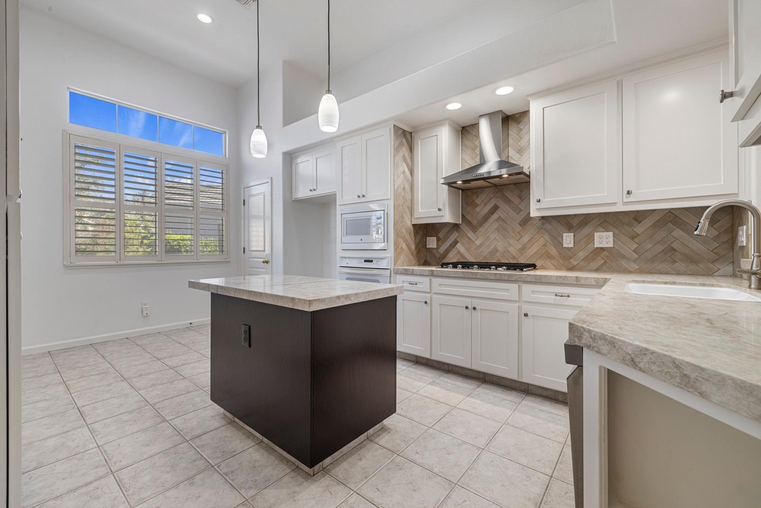 1637 Seven Falls, Modesto, CA 95355
