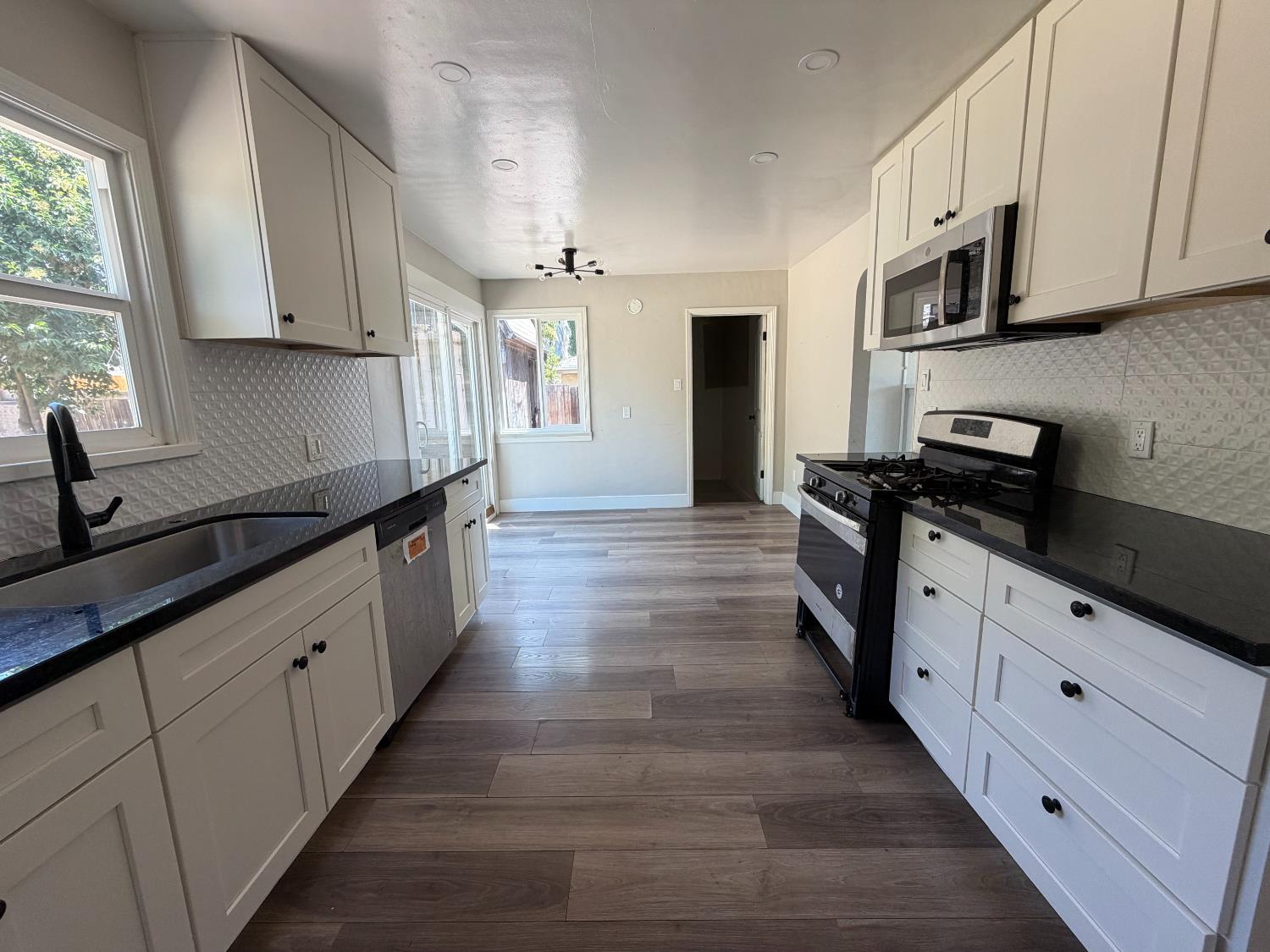 2351 Ridge Rd, Modesto, CA 95358