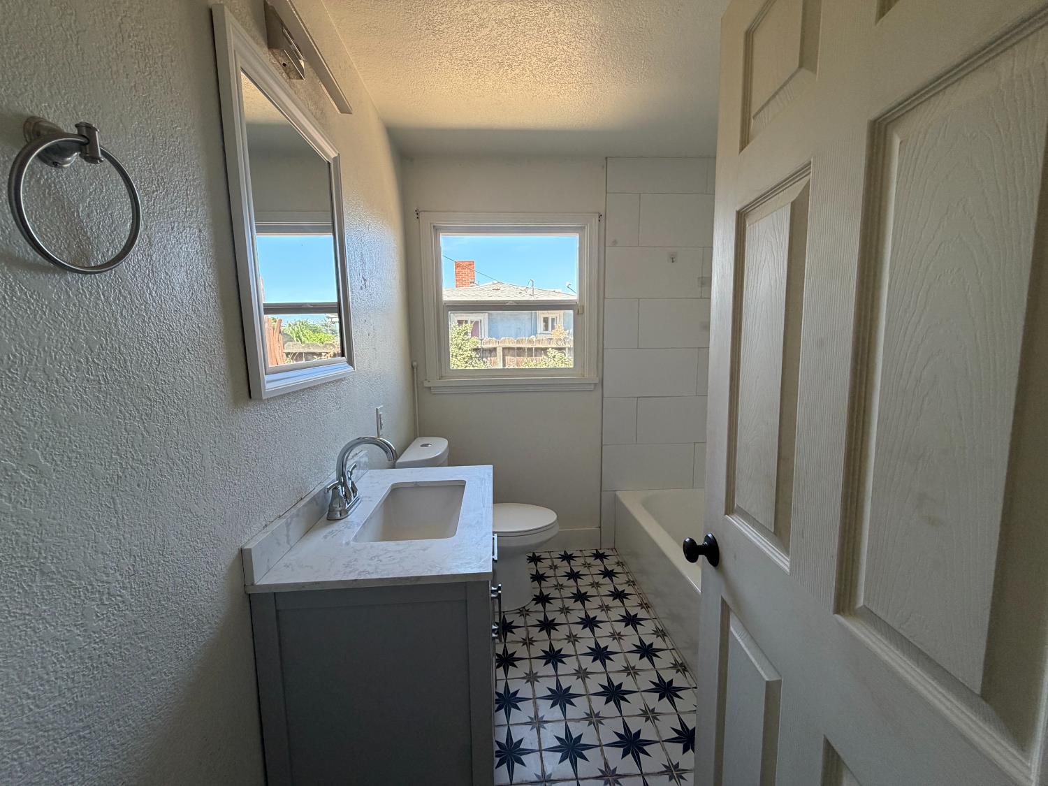 2351 Ridge Rd, Modesto, CA 95358