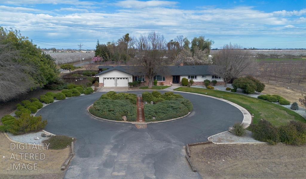16012 Sycamore Ave, Patterson, CA 95363