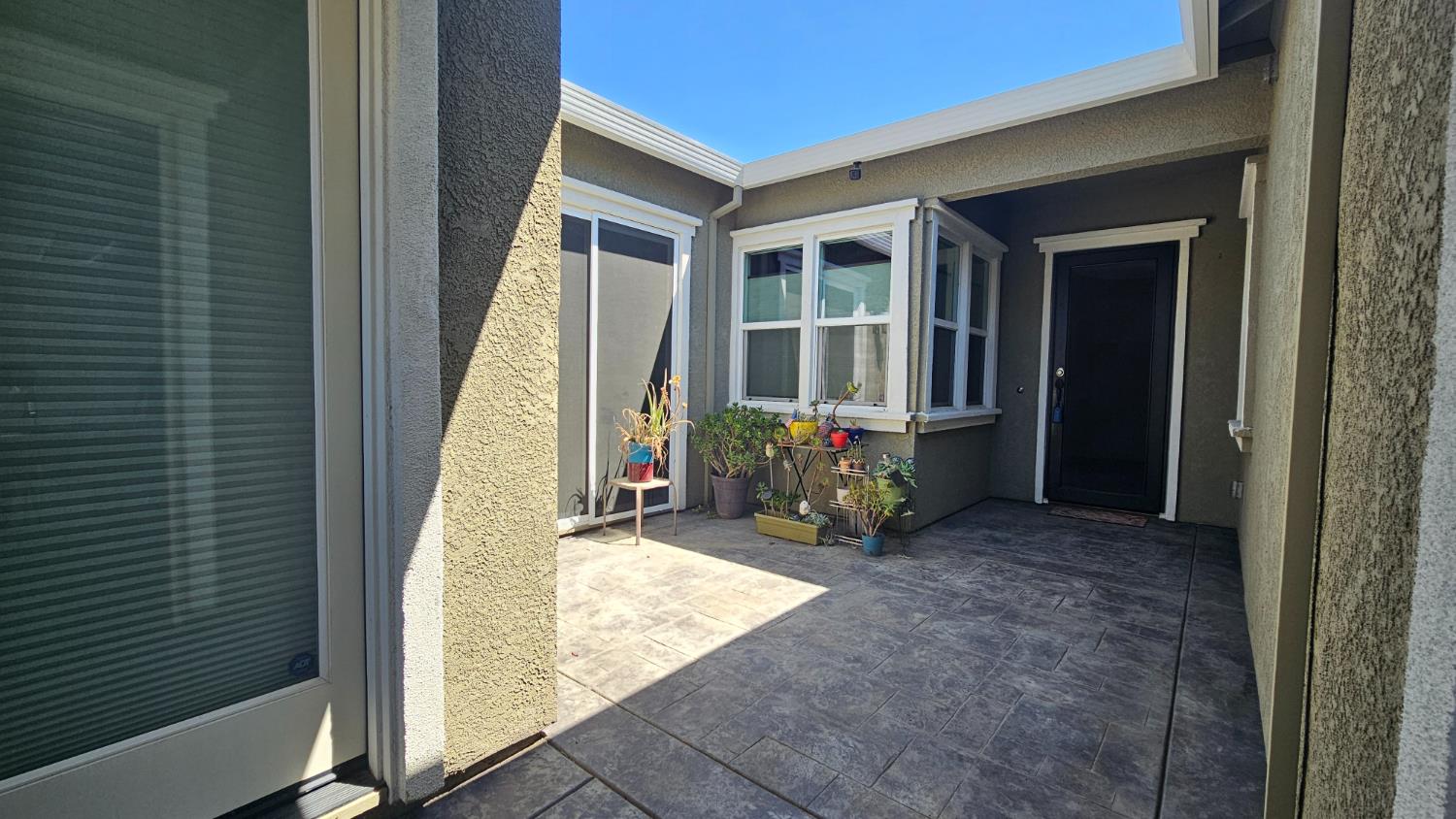 1246 Sweet Briar Dr, Patterson, CA 95363