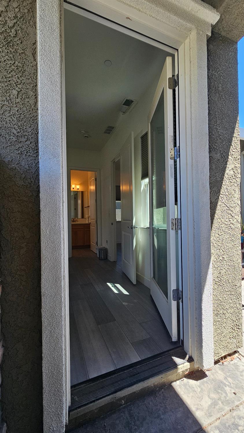 1246 Sweet Briar Dr, Patterson, CA 95363