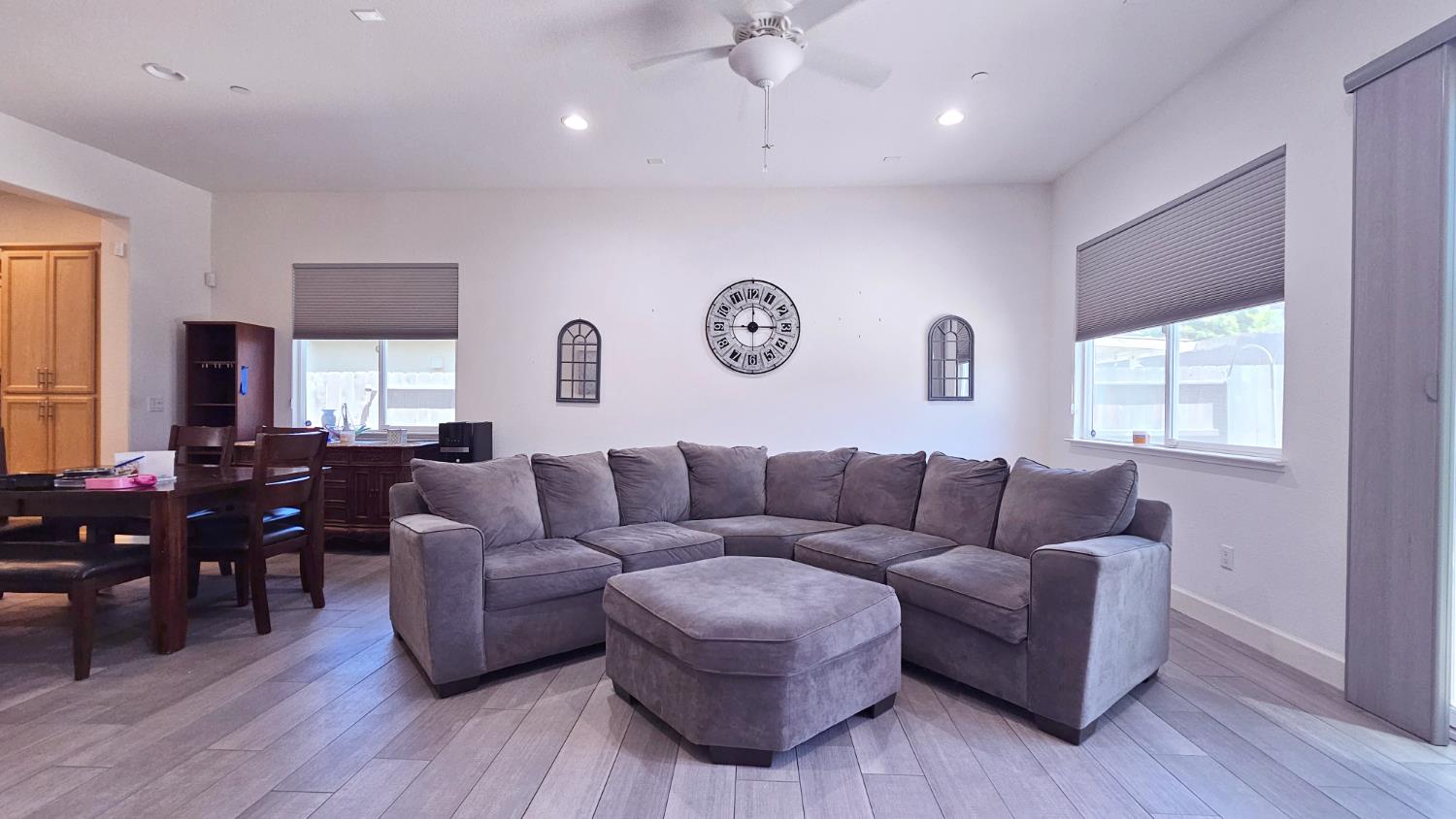 1246 Sweet Briar Dr, Patterson, CA 95363
