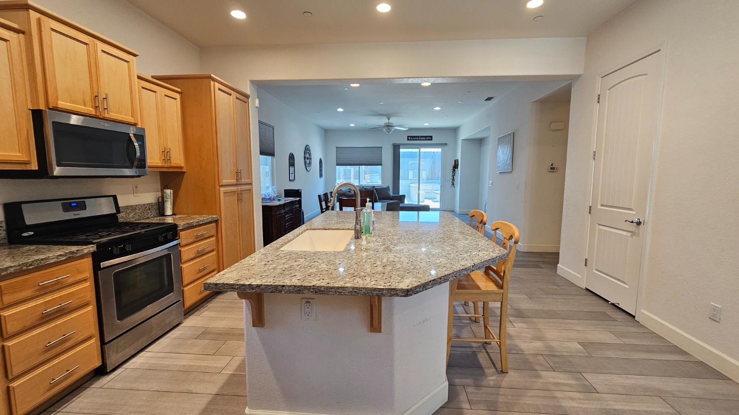 1246 Sweet Briar Dr, Patterson, CA 95363