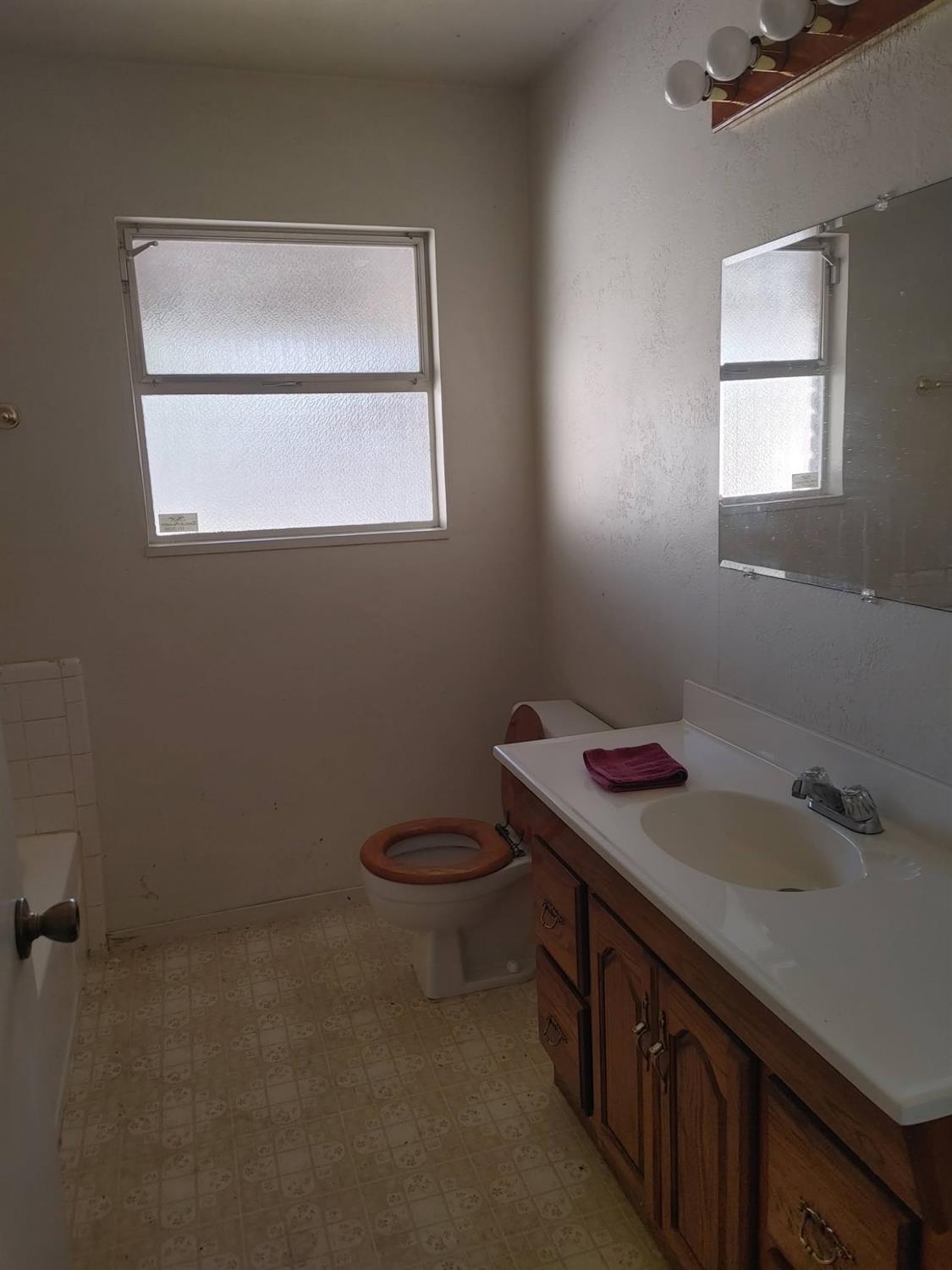 316 Tokay Ave, Modesto, CA 95350