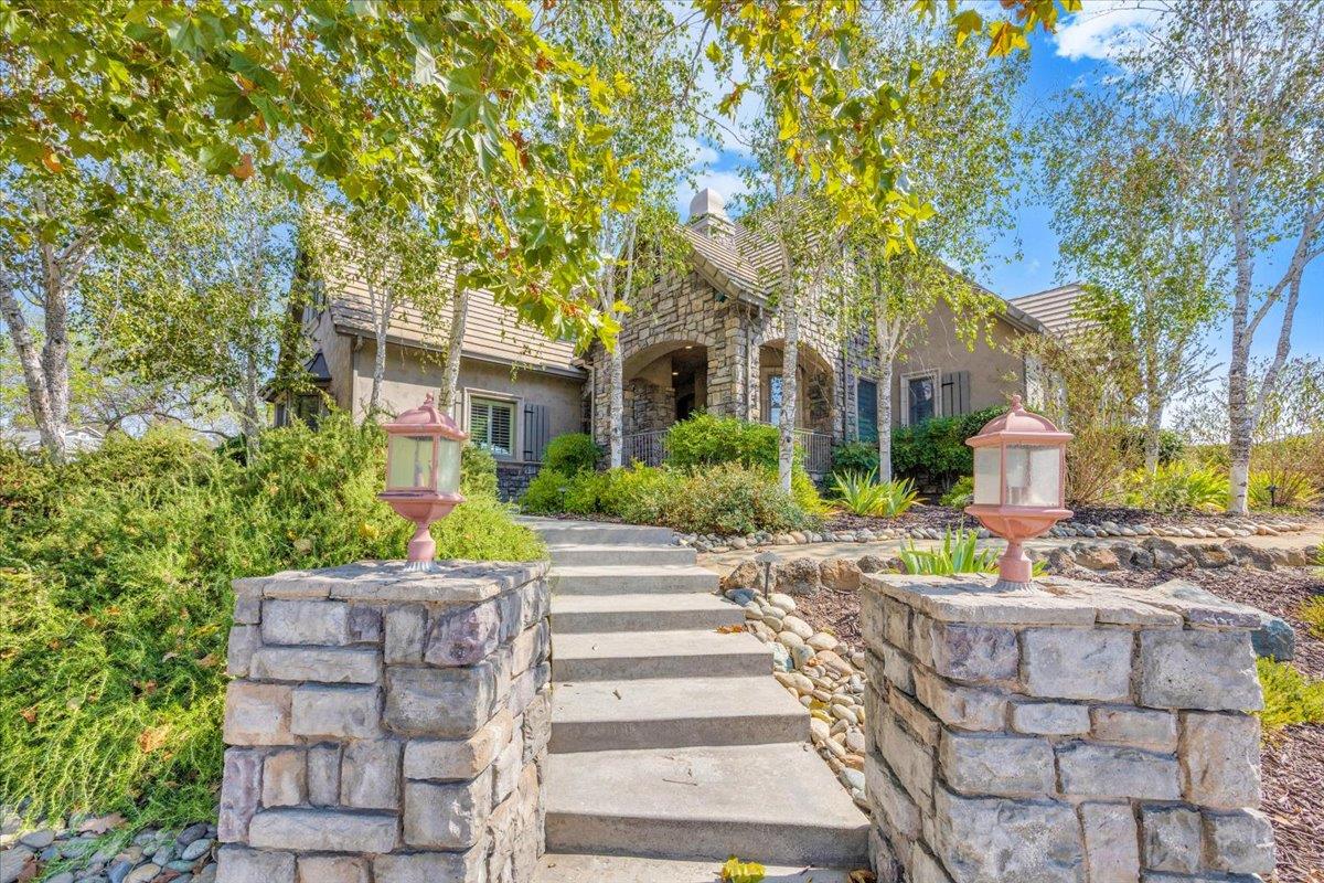 10 Grandview Ct Ct, Copperopolis, CA 95228