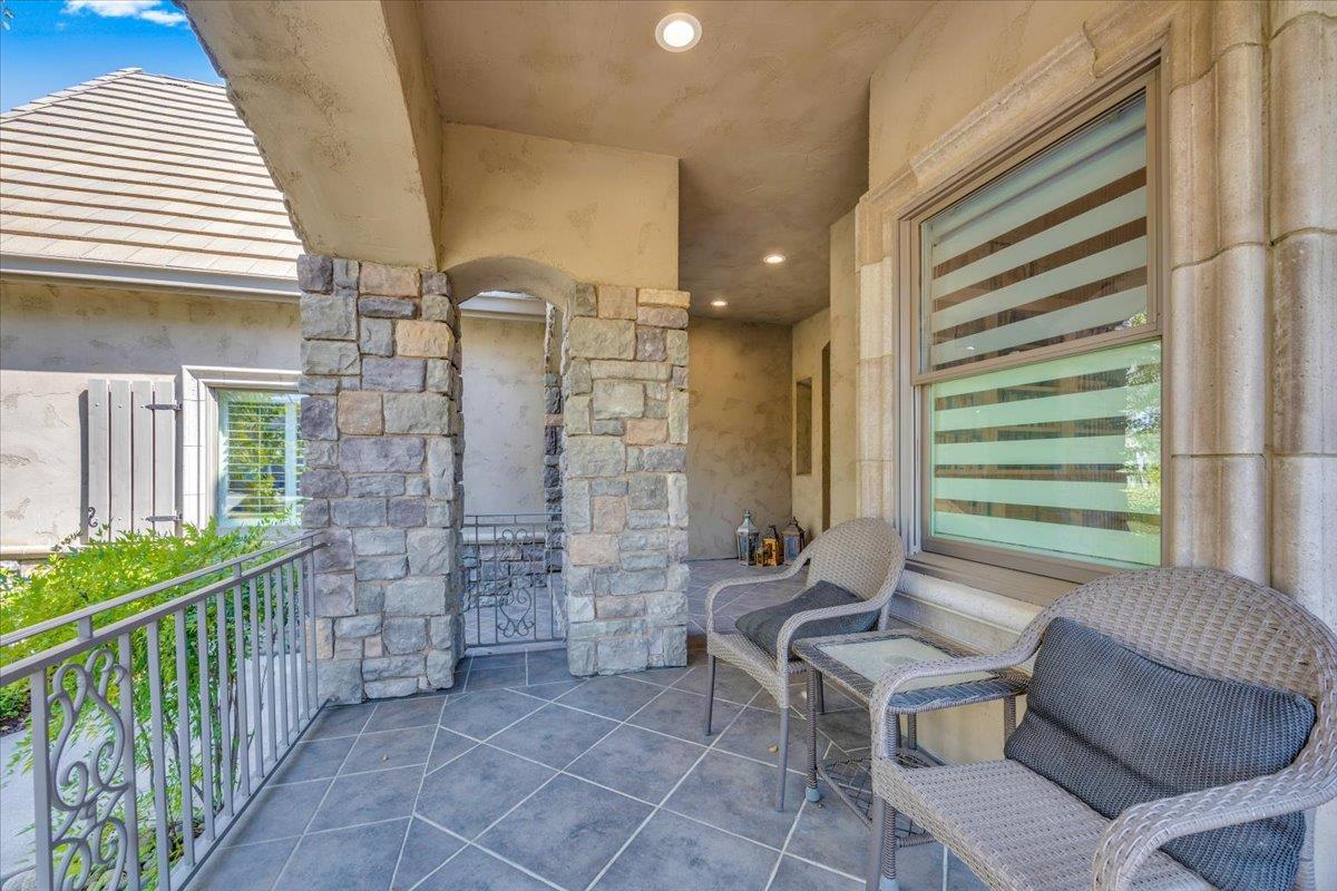 10 Grandview Ct Ct, Copperopolis, CA 95228