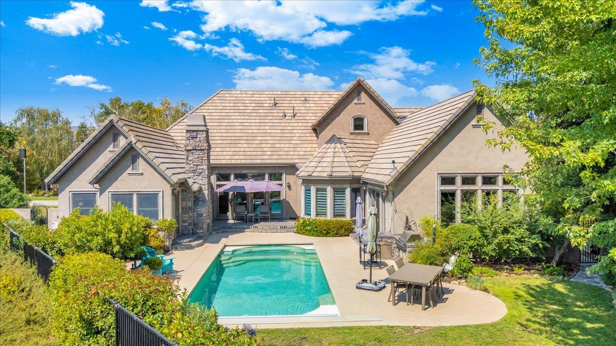 10 Grandview Ct Ct, Copperopolis, CA 95228