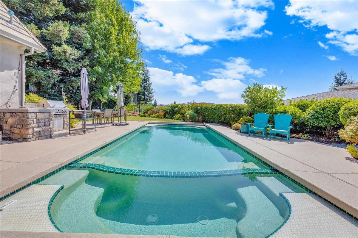 10 Grandview Ct Ct, Copperopolis, CA 95228