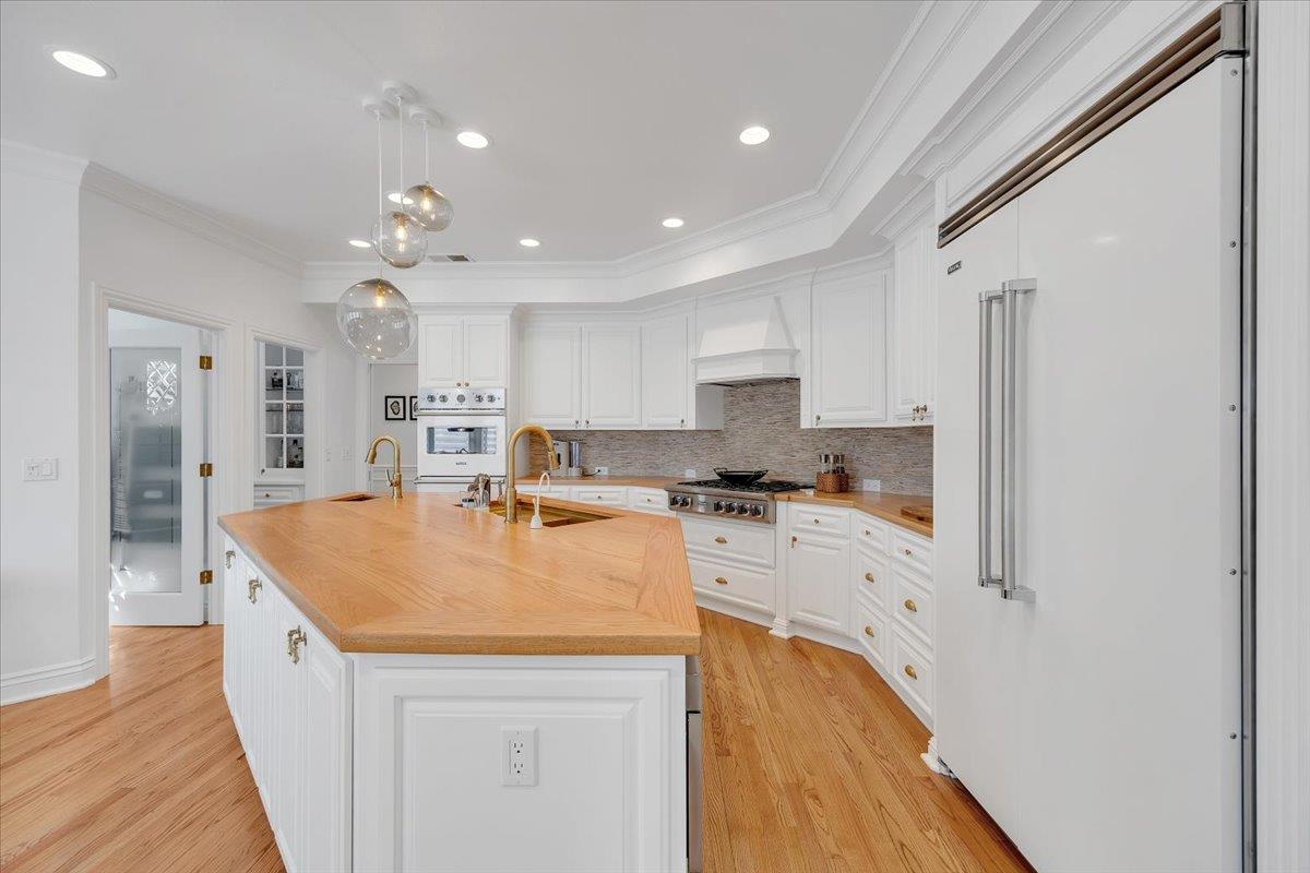 10 Grandview Ct Ct, Copperopolis, CA 95228