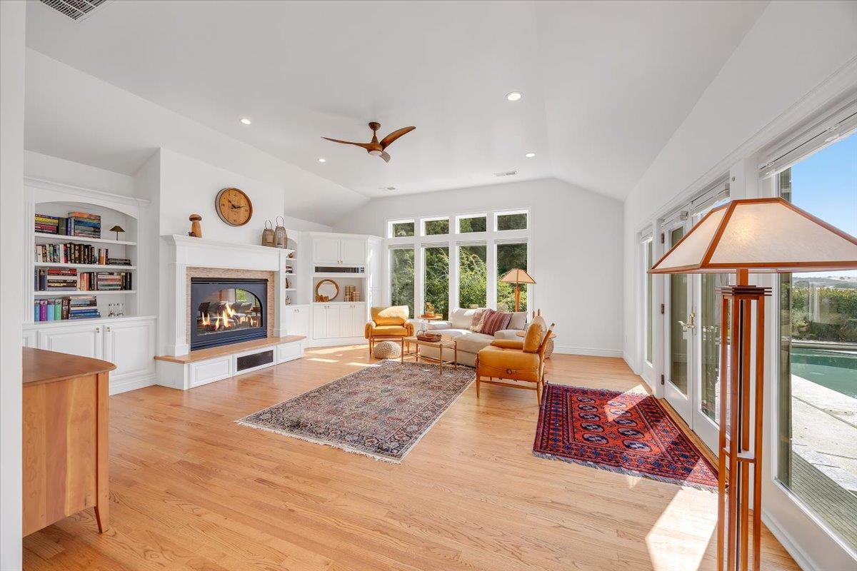 10 Grandview Ct Ct, Copperopolis, CA 95228
