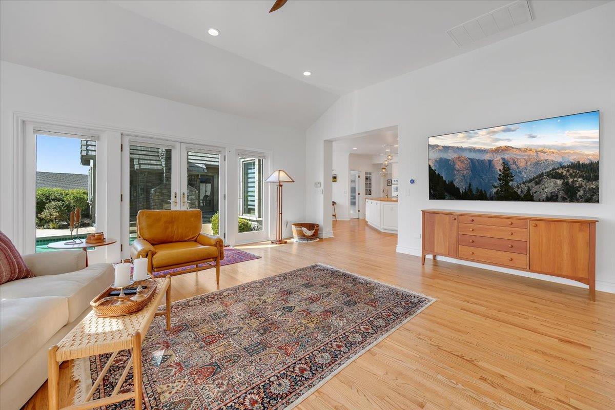 10 Grandview Ct Ct, Copperopolis, CA 95228