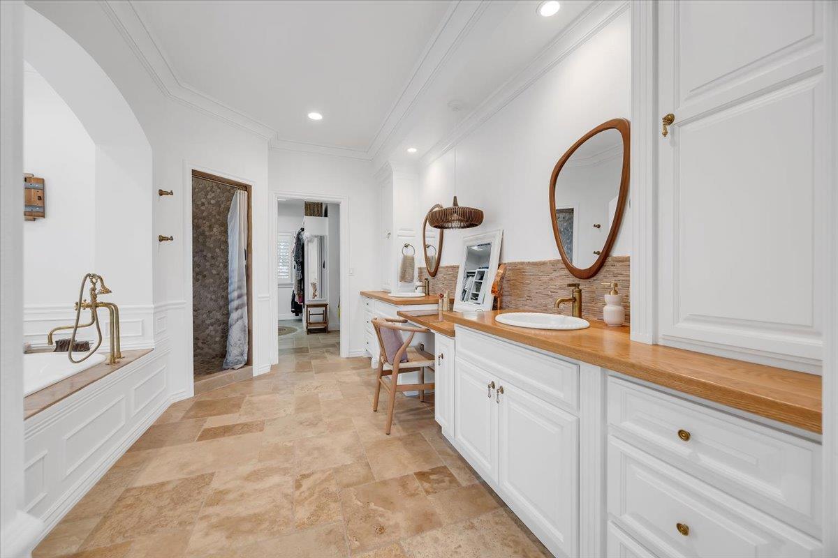 10 Grandview Ct Ct, Copperopolis, CA 95228