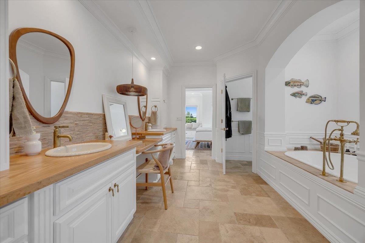 10 Grandview Ct Ct, Copperopolis, CA 95228