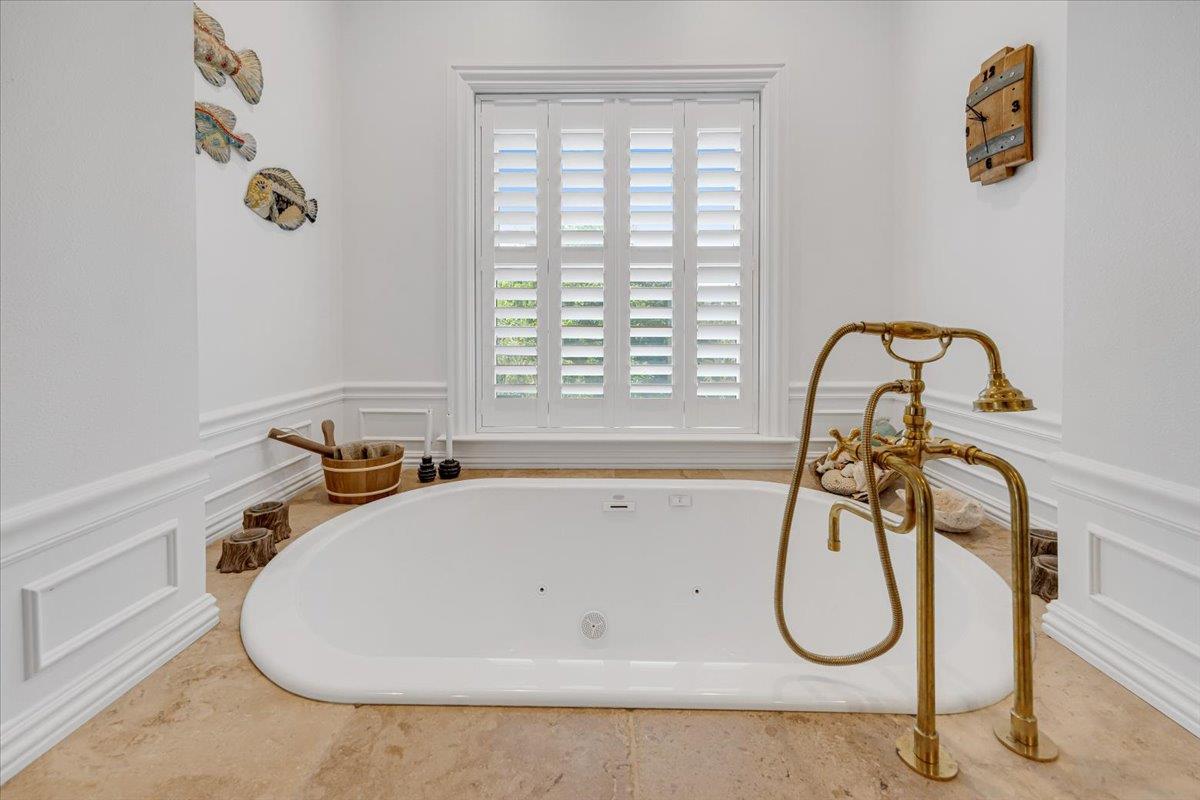 10 Grandview Ct Ct, Copperopolis, CA 95228