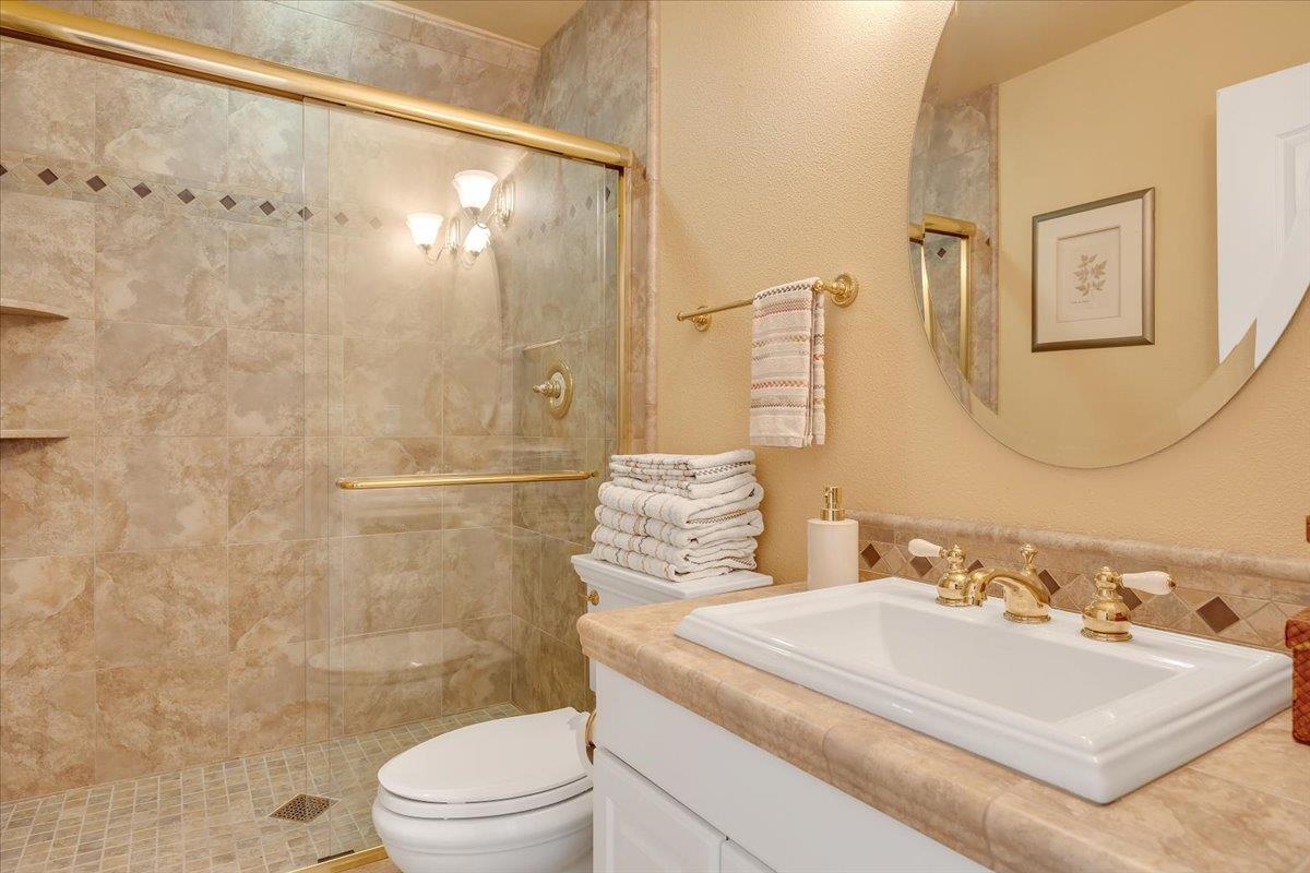 10 Grandview Ct Ct, Copperopolis, CA 95228