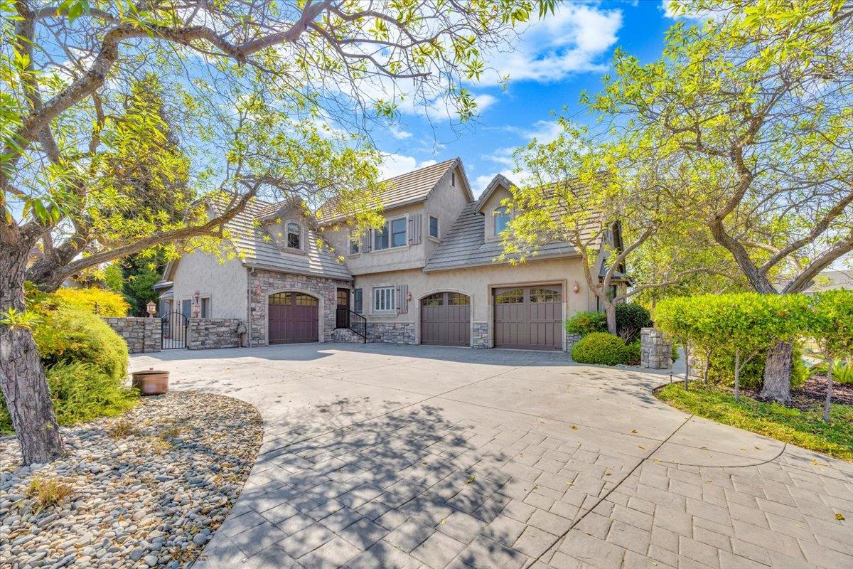 10 Grandview Ct Ct, Copperopolis, CA 95228