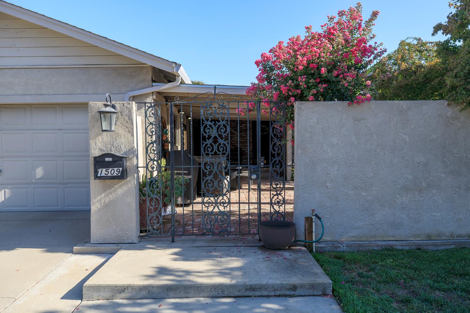 1509 Duckart Way, Modesto, CA 95355