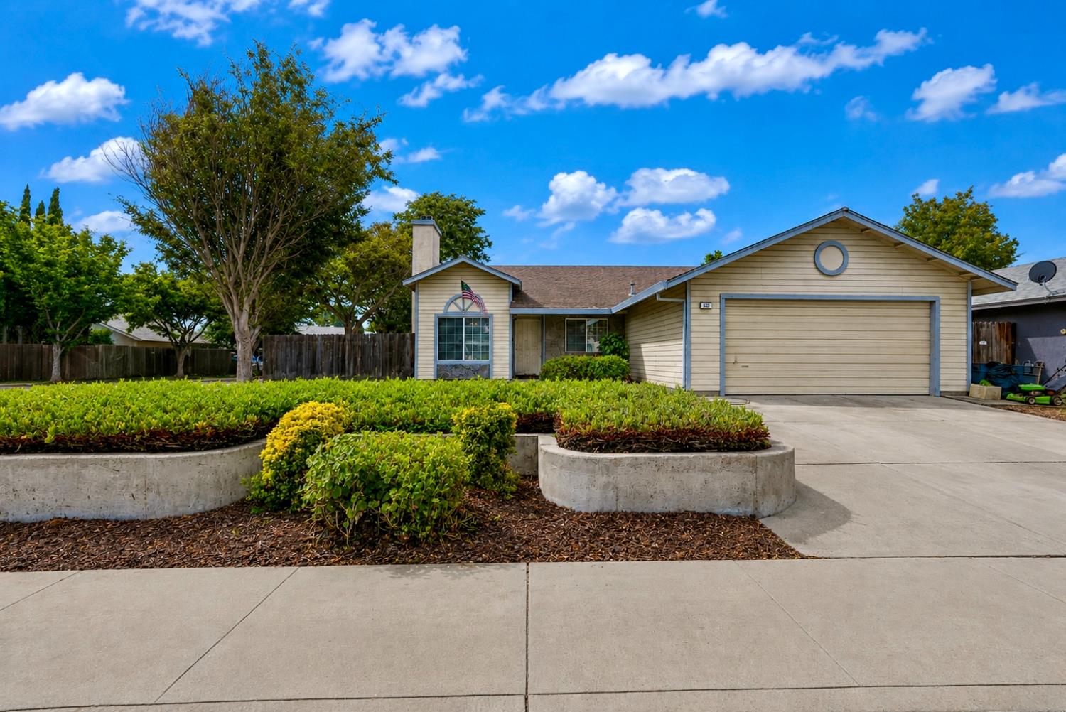 552 Westfield Pl, Patterson, CA 95363