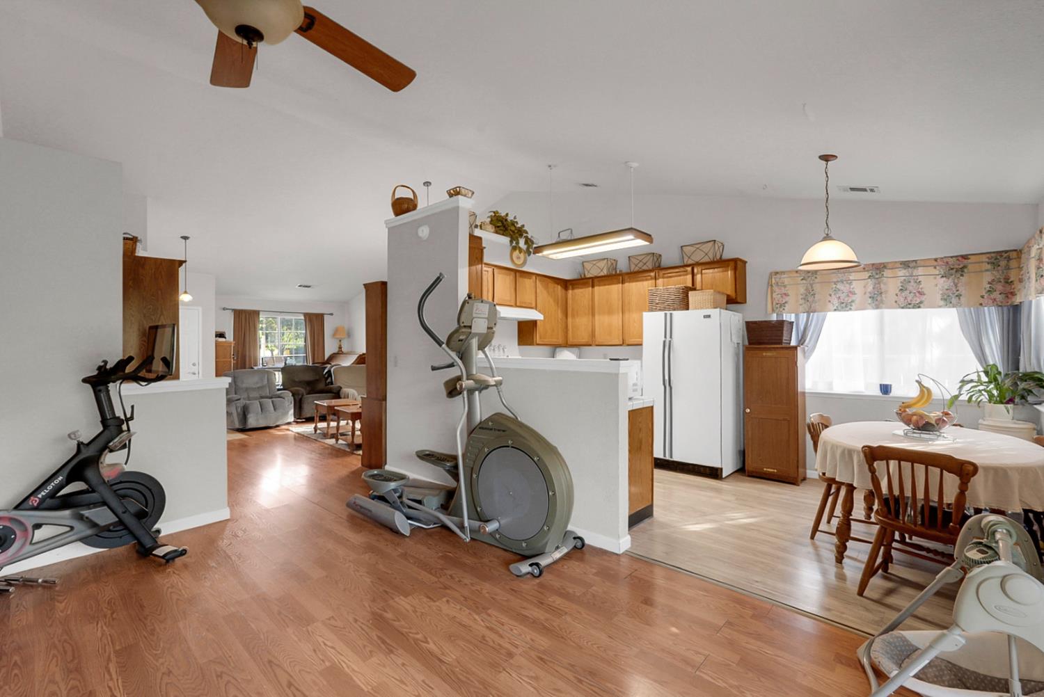 552 Westfield Pl, Patterson, CA 95363