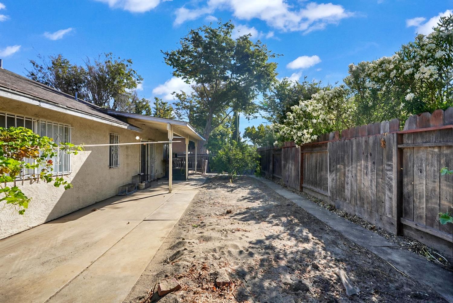 552 Westfield Pl, Patterson, CA 95363