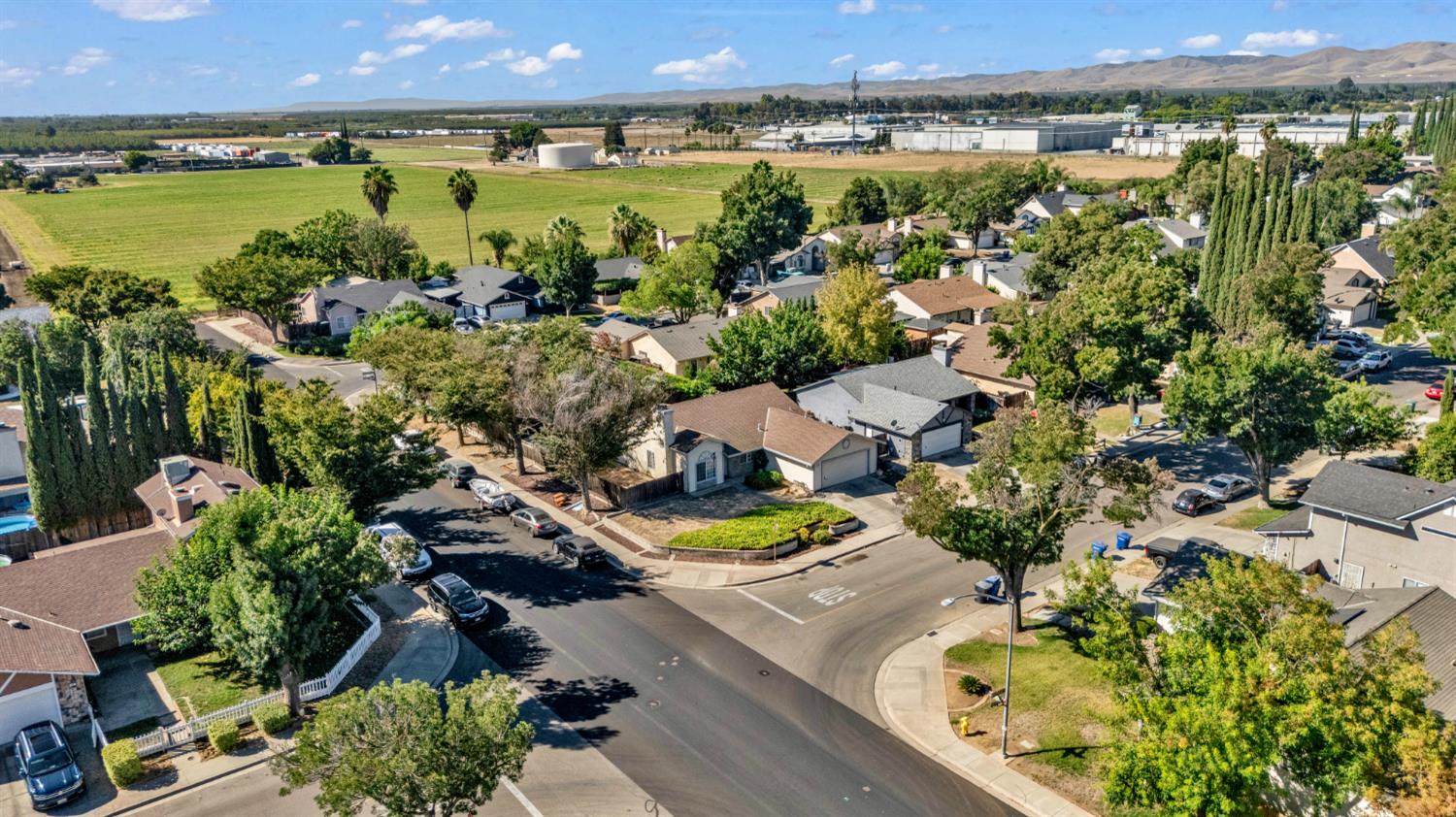 552 Westfield Pl, Patterson, CA 95363