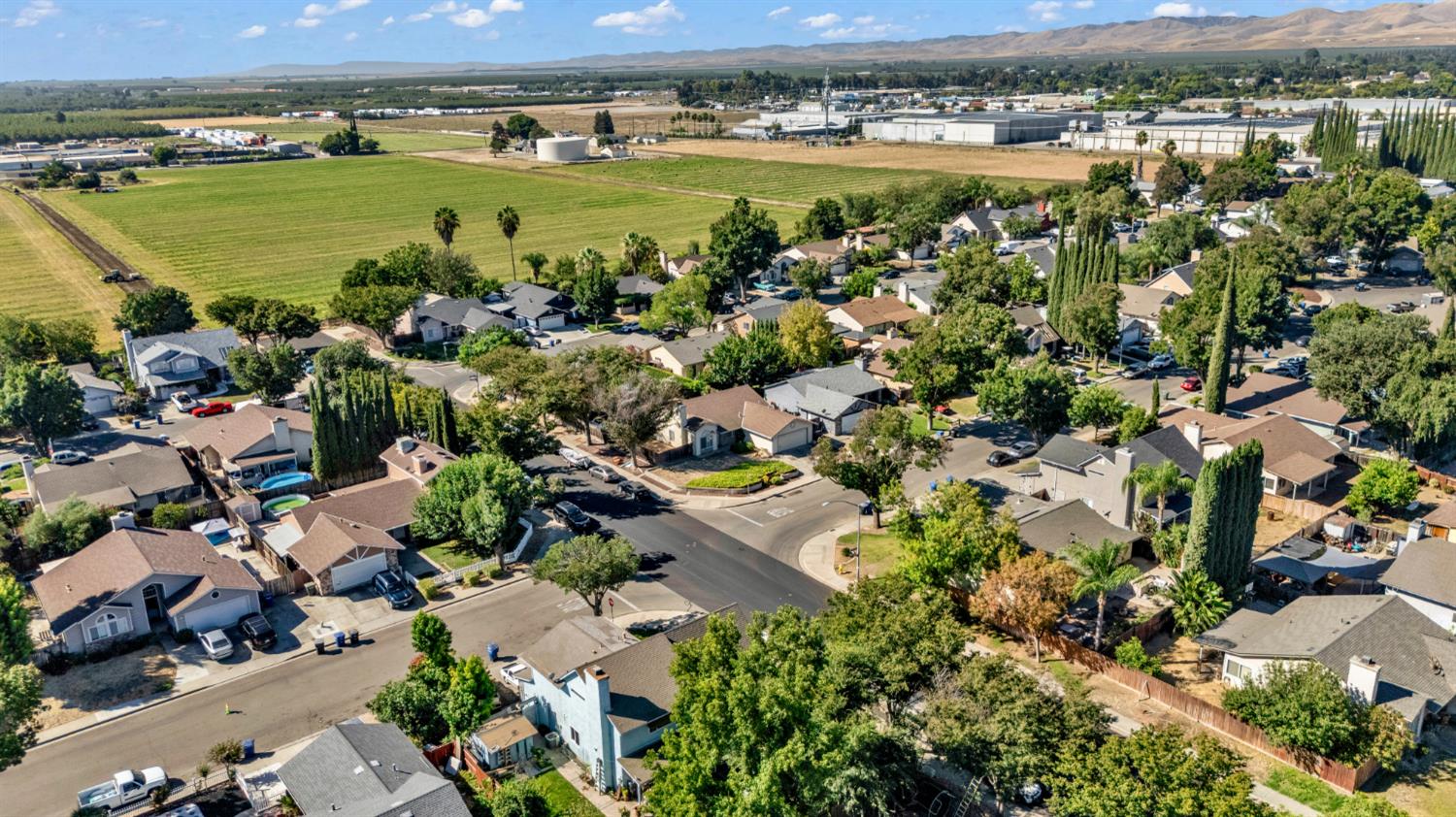 552 Westfield Pl, Patterson, CA 95363
