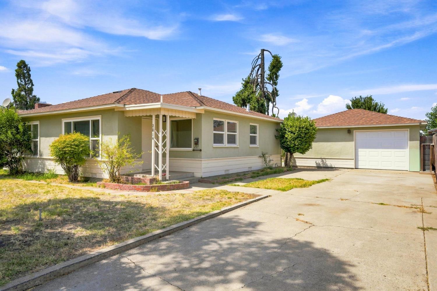 2014 Lydia St, Escalon, CA 95320