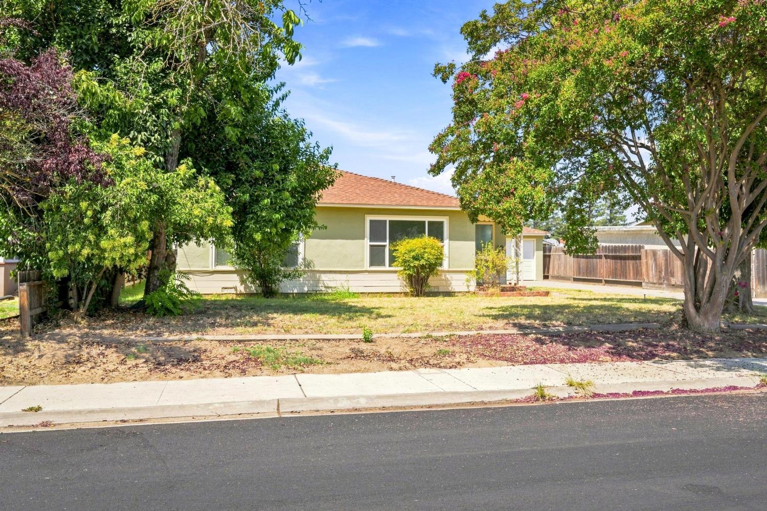 2014 Lydia St, Escalon, CA 95320