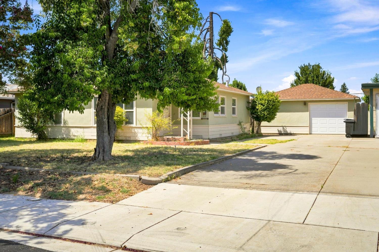 2014 Lydia St, Escalon, CA 95320