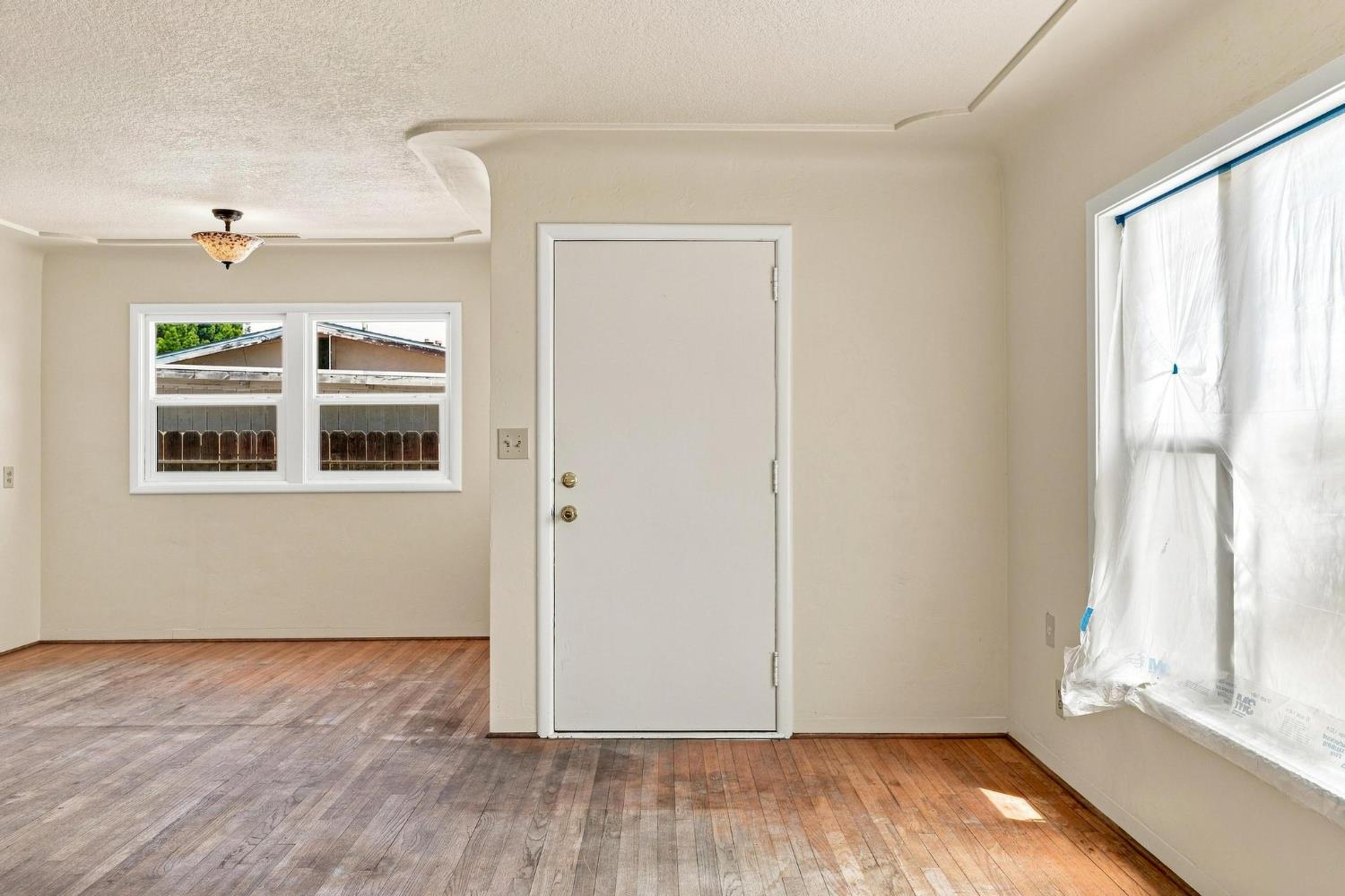 2014 Lydia St, Escalon, CA 95320