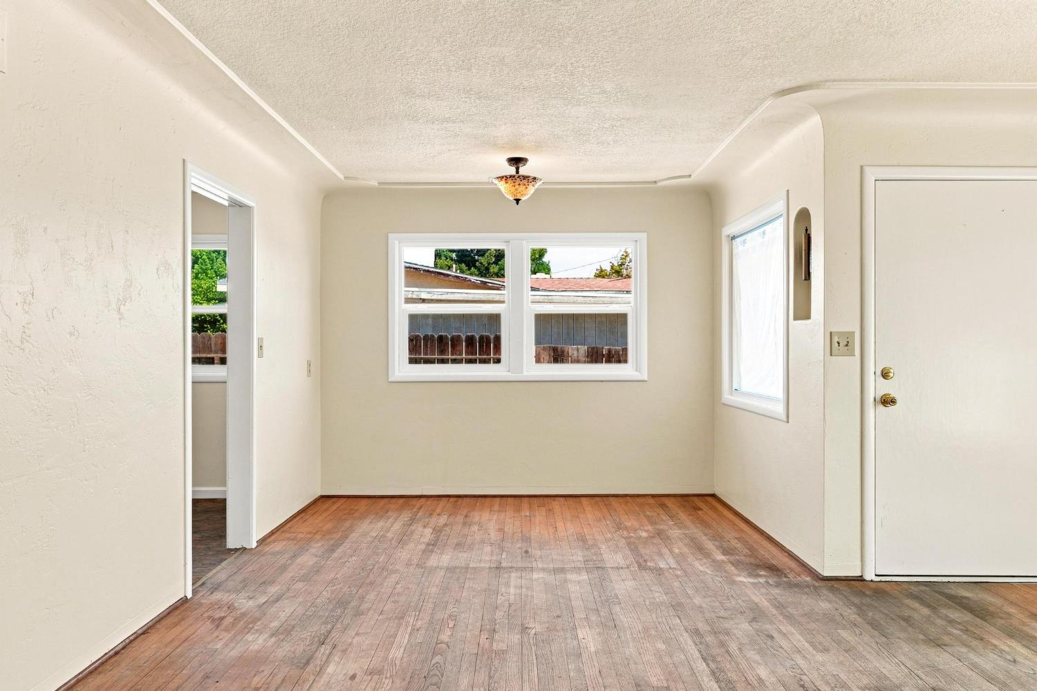 2014 Lydia St, Escalon, CA 95320