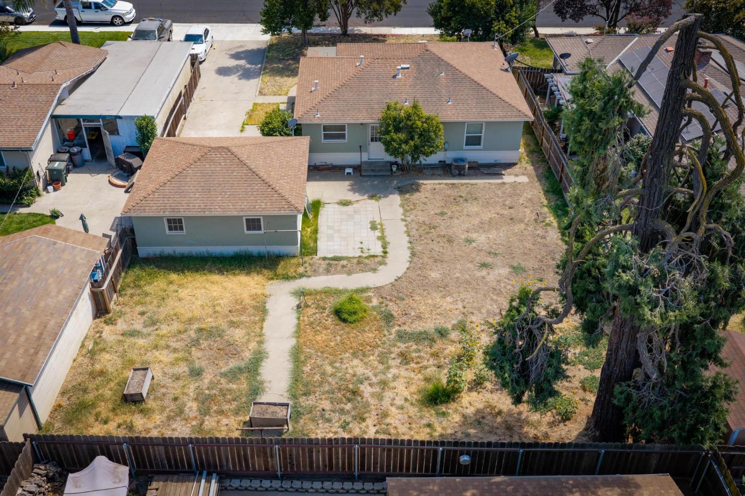 2014 Lydia St, Escalon, CA 95320