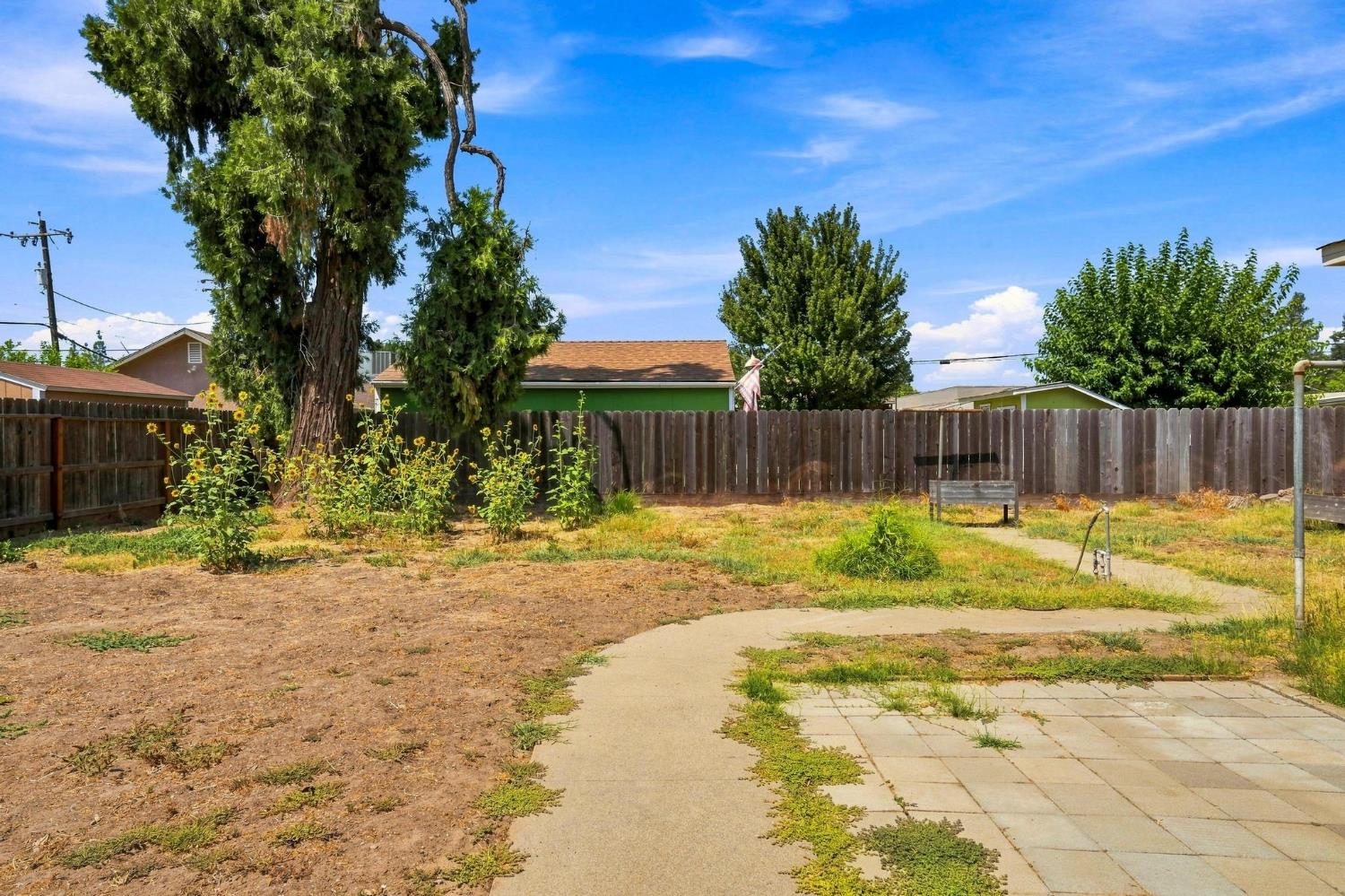 2014 Lydia St, Escalon, CA 95320