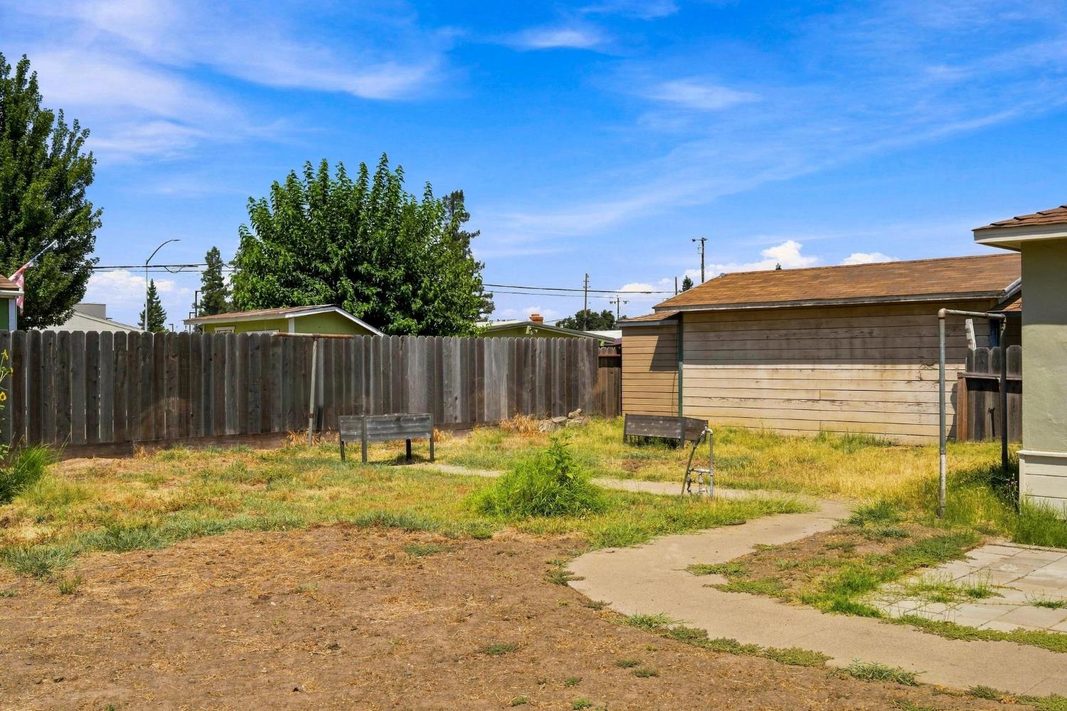 2014 Lydia St, Escalon, CA 95320