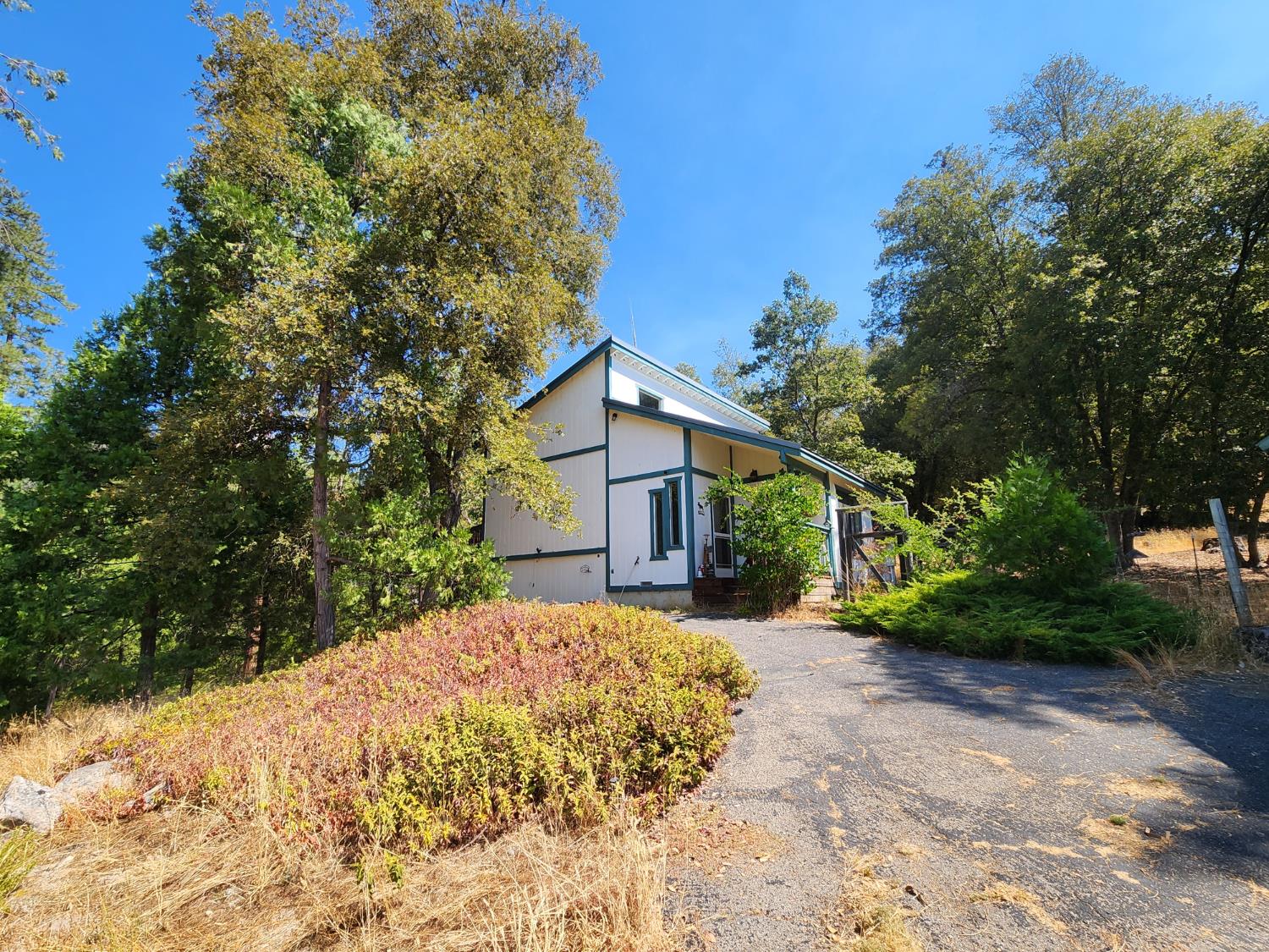 2406 Anglers Ct, Mariposa, CA 95338
