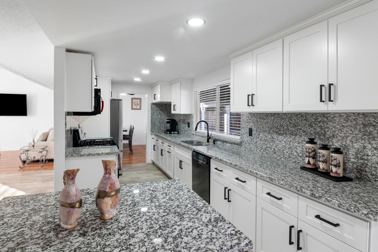 1412 1482 Riv Oakridge Ct, Ceres, CA 95351