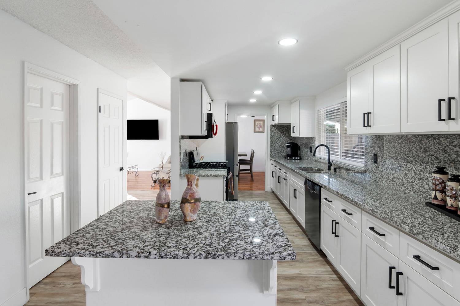 1412 1482 Riv Oakridge Ct, Ceres, CA 95351