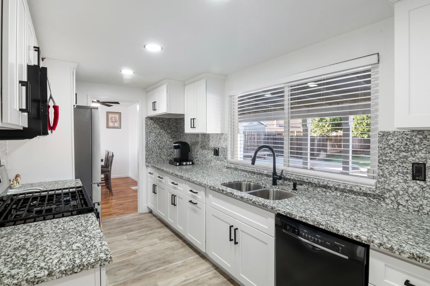 1412 1482 Riv Oakridge Ct, Ceres, CA 95351