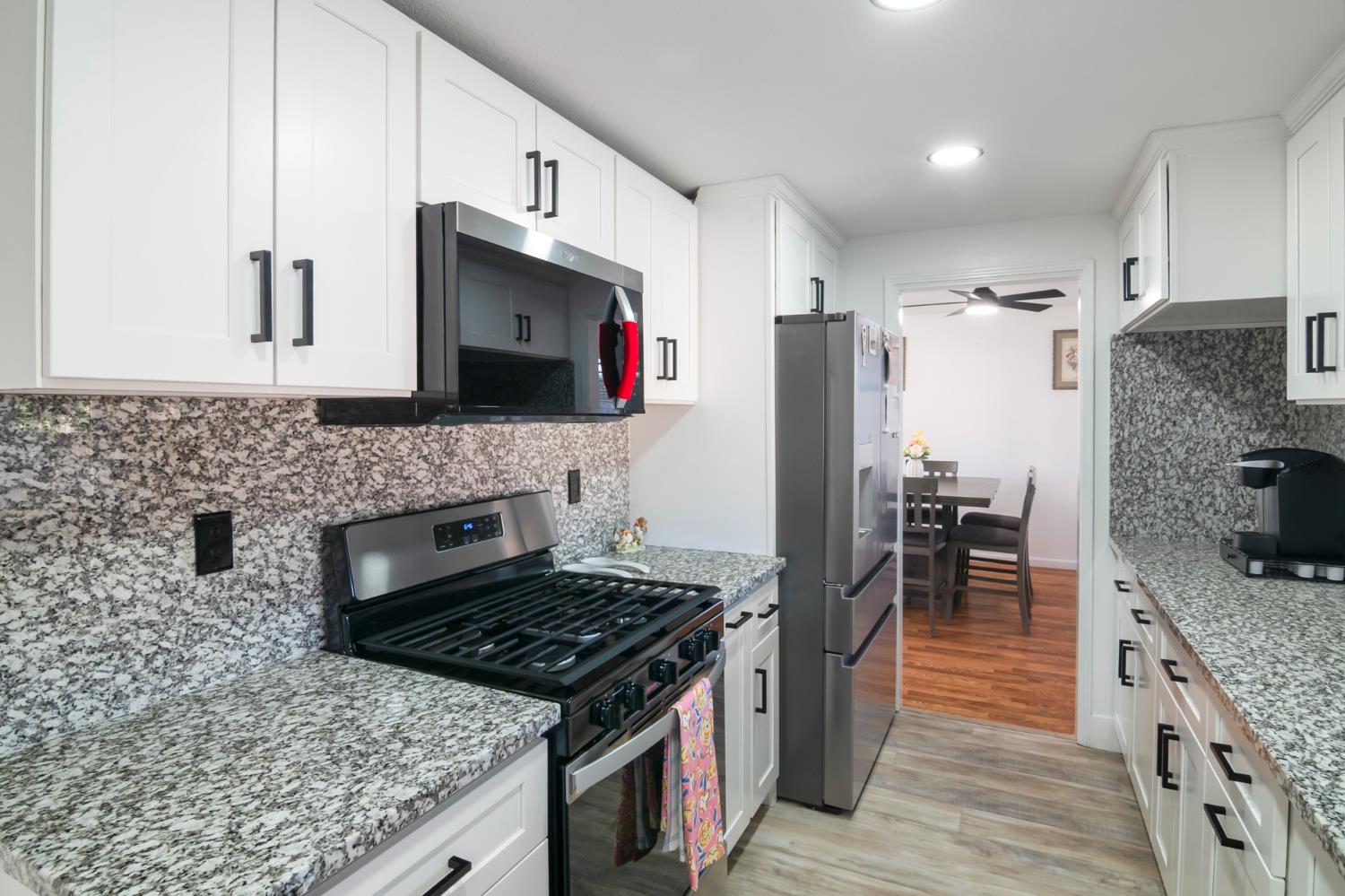1412 1482 Riv Oakridge Ct, Ceres, CA 95351